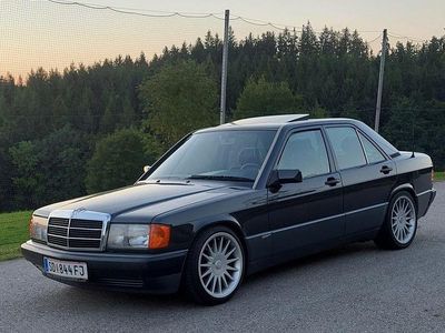 Gebraucht Mercedes 190 122 PS (89 kW) 1992 Schwarz Limousine