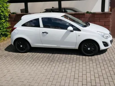 Gebraucht Opel Corsa 69 PS (50 kW) 2012 Weiß Kleinwagen