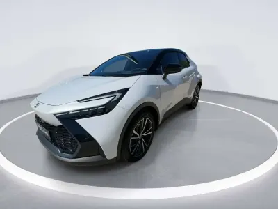 Neu Toyota C-HR Lounge 223 PS (164 kW) 2026 Platinum weiß perleffekt SUV