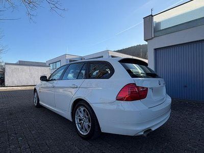 Gebraucht BMW 320 Exclusive 184 PS (135 kW) 2012 Weiß Kombi