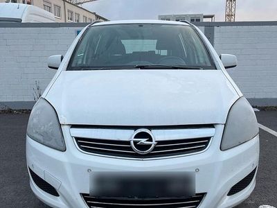Weiß Gebraucht 2013 Opel Zafira Eco Van / Kleinbus | 2.790 €