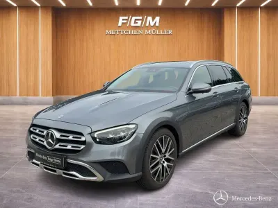 Gebraucht Mercedes E200 197 PS (144 kW) 2023 Selenitgrau Kombi