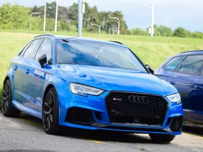 Gebraucht Audi RS3 Sport 400 PS (294 kW) 2020 Blau Limousine