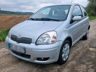 Brugt Toyota Yaris 87 HK (63 kW) 2005 Grå Hatchback
