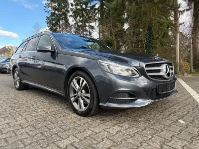 Gebraucht Mercedes E220 170 PS (125 kW) 2017 Grau Kombi