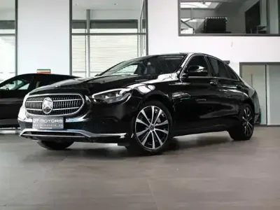 Gebraucht Mercedes E300 Avantgarde 306 PS (225 kW) 2022 Schwarz Limousine