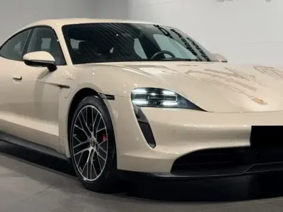 Gebraucht Porsche Taycan 419 kW (571 PS) 2022 Coffeebeige Kombi