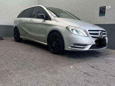 Mercedes B200