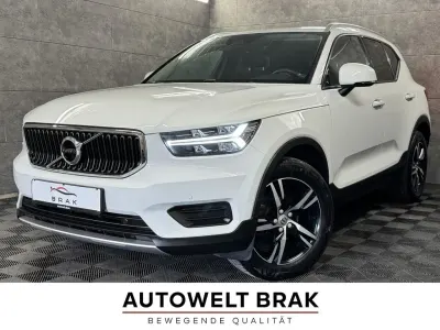 Gebraucht Volvo XC40 Momentum 163 PS (119 kW) 2020 Weiß SUV