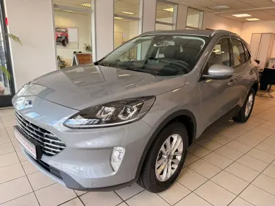 Gebraucht Ford Kuga Titanium 120 PS (88 kW) 2023 Silber SUV