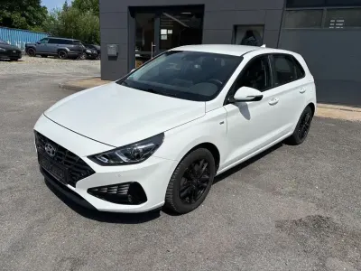 Gebraucht Hyundai i30 Trend 159 PS (116 kW) 2021 Weiß Limousine