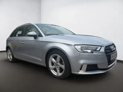 Gebraucht Audi A3 Sport 116 PS (85 kW) 2019 Silber Limousine