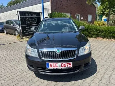 Gebraucht Skoda Octavia Elegance 122 PS (89 kW) 2011 Schwarz Kombi