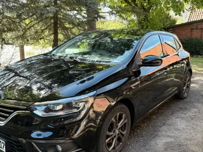 Używany Renault Mégane Bose Edition 131 KM (96 kW) 2017 Czarny Sedan/Limuzyna