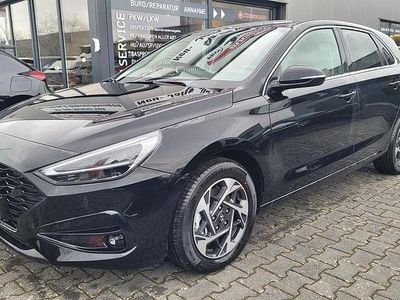 Neu Hyundai i30 140 PS (102 kW) 2025 Schwarz Limousine