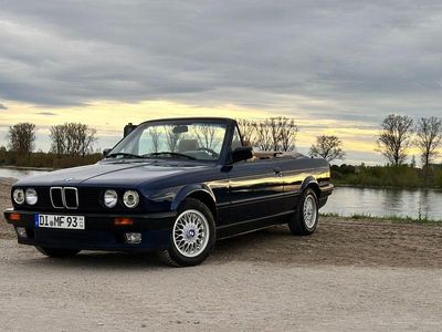 Blau Gebraucht 1992 BMW 318 Cabriolet Sport Line Cabrio | 21.000 €