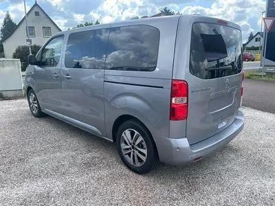 Peugeot e-Traveller