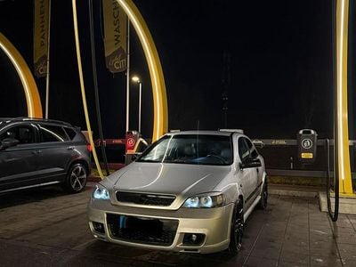 Second-hand Opel Astra 116 CP (85 kW) 1999 Argintiu Coupe
