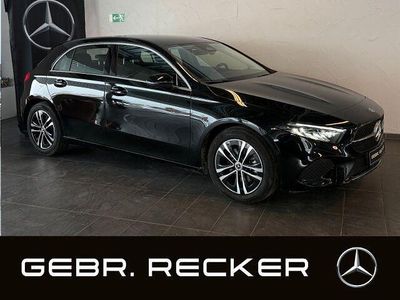 Gebraucht Mercedes A200 Advanced 163 PS (119 kW) 2024 Lack kosmosschwarz Limousine