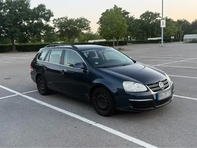Gebraucht VW Golf VI 90 PS (66 kW) 2008 Blau Kleinwagen