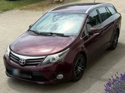 Gebraucht Toyota Avensis Life 124 PS (91 kW) 2012 Braun Kombi