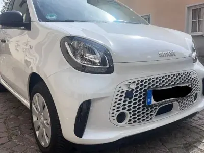 Używany Smart ForFour Electric Drive 60 kW (82 KM) 2021 Biały Sedan/Limuzyna