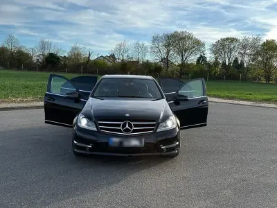 Gebraucht Mercedes 220 170 PS (125 kW) 2013 Schwarz Limousine