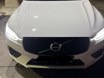 Weiß Gebraucht 2020 Volvo XC60 R-Design SUV | 29.000 € (Fairer Preis)