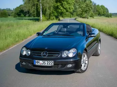Gebraucht Mercedes CLK200 Avantgarde 184 PS (135 kW) 2008 Schwarz Cabrio