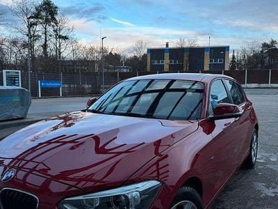 Gebraucht BMW 118 Sport Line 143 PS (105 kW) 2011 Rot Kleinwagen