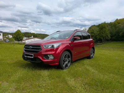 Gebraucht Ford Kuga ST-Line 180 PS (132 kW) 2018 Rot SUV
