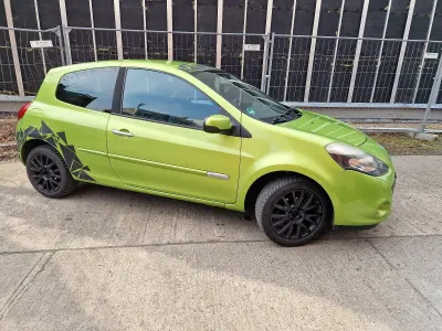 Gebraucht Renault Clio 55 PS (40 kW) 2009 Grün Kleinwagen