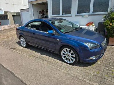 Gebraucht Ford Focus Cabriolet Titanium 145 PS (106 kW) 2007 Blau Cabrio