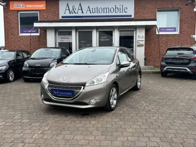 Gebraucht Peugeot 208 Allure 120 PS (88 kW) 2013 Grau Kleinwagen