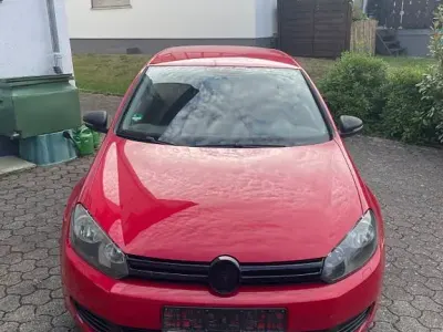 Gebraucht VW Golf VI Comfortline 102 PS (75 kW) 2009 Rot Limousine
