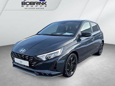 Neu Hyundai i20 Blackline 90 PS (66 kW) 2026 Grau Kleinwagen