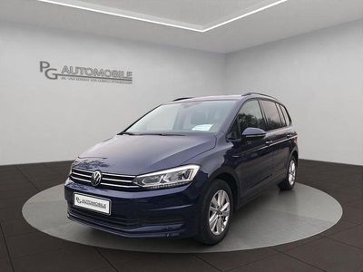 Blau Gebraucht 2022 VW Touran Comfortline Van / Kleinbus | 21.900 € (Superpreis)