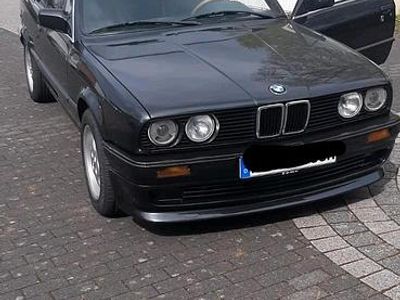 Usata BMW 318 Cabriolet 113 CV (83 kW) 1992 Nero Cabrio