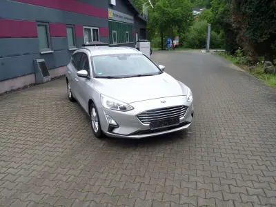 Gebraucht Ford Focus Cool & Connect 125 PS (91 kW) 2019 Silber Limousine