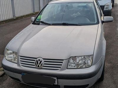 Gebraucht VW Bora Basis 116 PS (85 kW) 1999 Silber Limousine