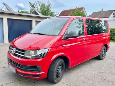 Gebraucht VW T6 Trendline 114 PS (83 kW) 2019 Rot Van