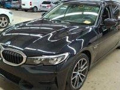 BMW 330e