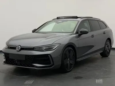 Nuova VW Passat R-line 193 CV (141 kW) 2026 Grigio Station wagon