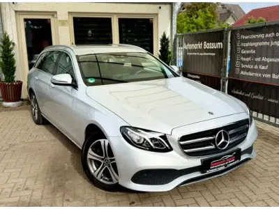 Gebraucht Mercedes E220 Avantgarde 194 PS (142 kW) 2019 Iridiumsilber (metallic) Kombi