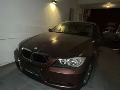 Gebraucht BMW 318 Basis 129 PS (94 kW) 2006 Rot Limousine