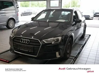 Gebraucht Audi A3 Sport 116 PS (85 kW) 2018 Mythosschwarz metallic (metallic) Limousine