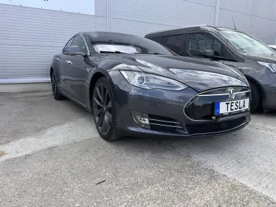 Brugt Tesla Model S 386 kW (525 HK) 2015 Sort Hatchback
