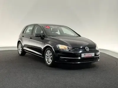 Gebraucht VW Golf VII Comfortline 131 PS (96 kW) 2018 Schwarz Limousine