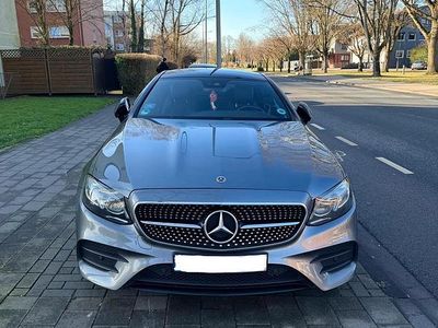 Grau Gebraucht 2019 Mercedes 220 AMG line Coupé | 26.499 €