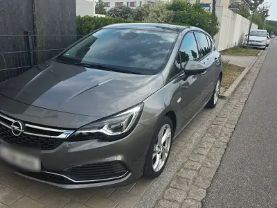 Gebraucht Opel Astra Dynamic 125 PS (91 kW) 2018 Grau Limousine
